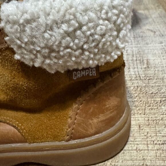 Camper Kids
Kiddo faux-shearling lined boots - Picture 10 of 14